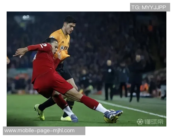 篮网队宣布签约后卫特里罗伯茨与前锋特雷斯科特共同增强阵容实力