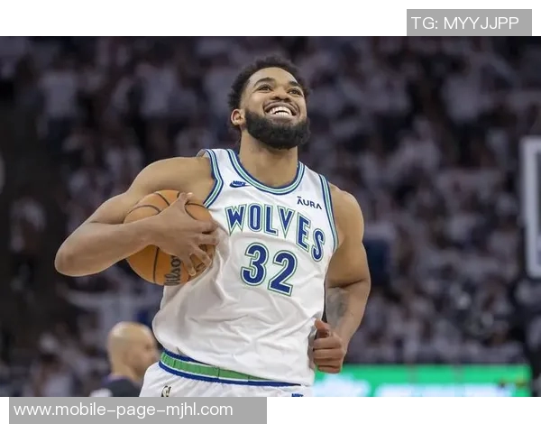 唐斯与爱德华兹首节对决精彩纷呈双方合力贡献27分引发球迷热议 唐斯与爱德华兹首节对决精彩纷呈双方合力贡献27分引发球迷热议