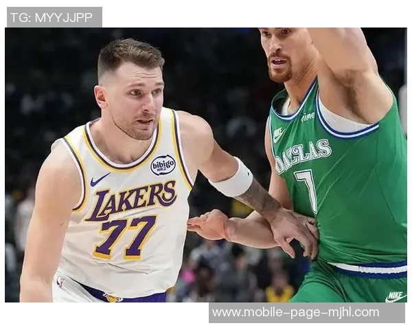 艾顿谈与东契奇合作心得强调内线施压需耐心与快速移动 艾顿谈与东契奇合作心得强调内线施压需耐心与快速移动